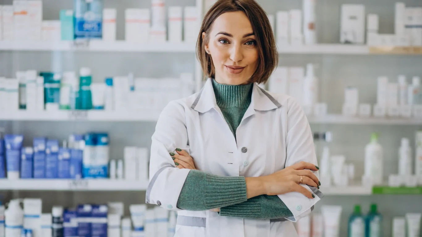 young-woman-pharmacist-pharmacy (1)
